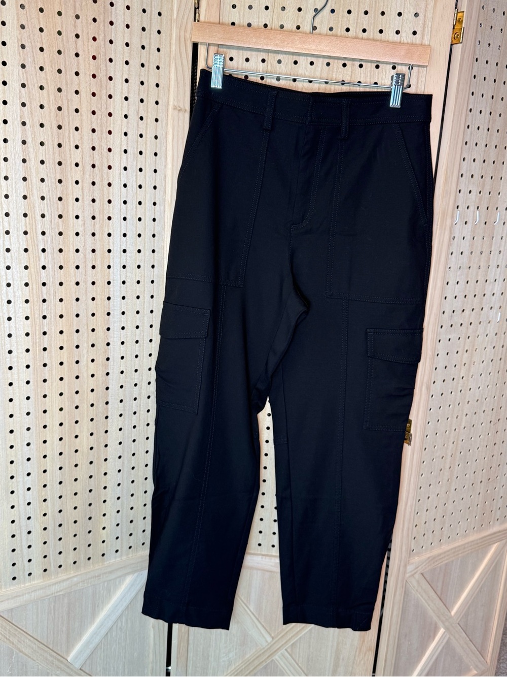 Banana Republic Black Cargo Pants Women’s Size 6 Utility Straight Leg Stretch - Picture 2 of 11